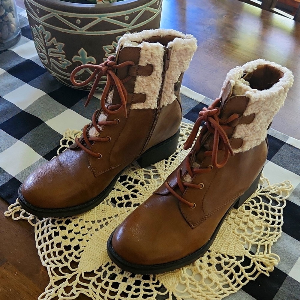 BARETRAPS ONEIL BOOTS